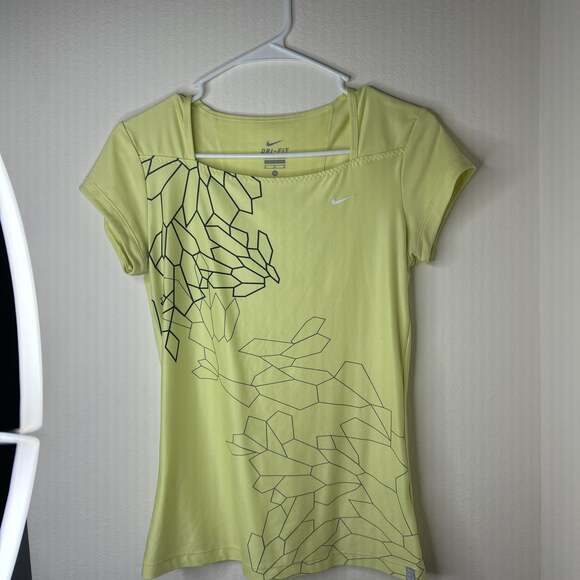 Nike Dri-Fit Tee - Picture 3 of 3